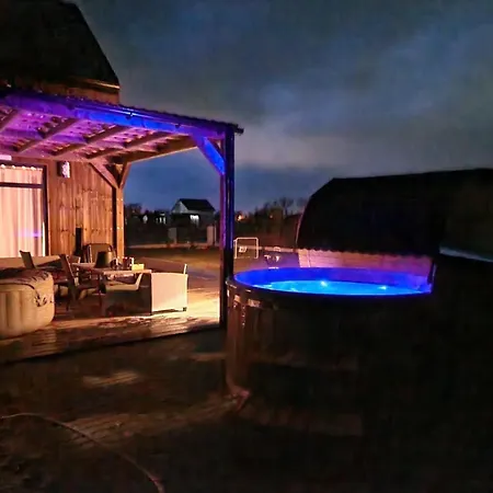 Dziwna Polnische Ostsee Mit Sauna Und Jakuzzi 2 Meter Hoher Zaun Haustiere Herzlich Willkommen Sieroslaw (Kamien)