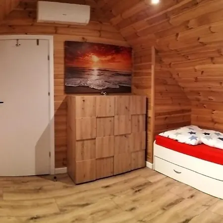 بيت للعطل Dziwna Polnische Ostsee Mit Sauna Und Jakuzzi 2 Meter Hoher Zaun Haustiere Herzlich Willkommen *