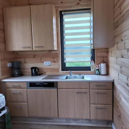 Dziwna Polnische Ostsee Mit Sauna Und Jakuzzi 2 Meter Hoher Zaun Haustiere Herzlich Willkommen Sieroslaw (Kamien)