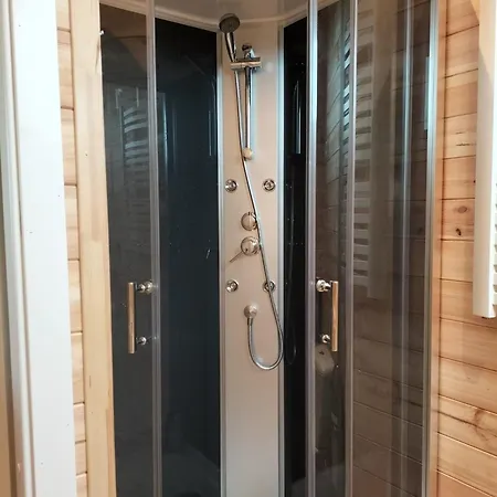 Dziwna Polnische Ostsee Mit Sauna Und Jakuzzi 2 Meter Hoher Zaun Haustiere Herzlich Willkommen بيت للعطل Sieroslaw (Kamien)