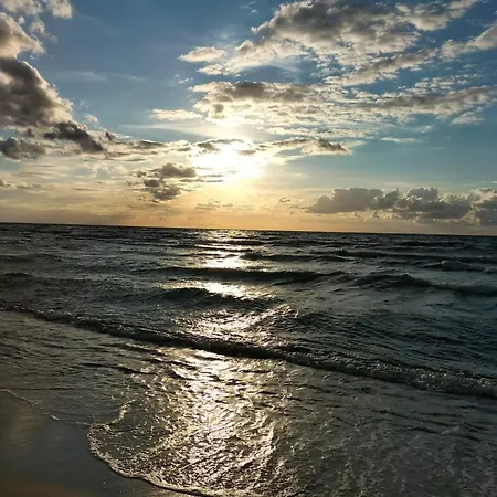 بيت للعطل Dziwna Polnische Ostsee Mit Sauna Und Jakuzzi 2 Meter Hoher Zaun Haustiere Herzlich Willkommen *