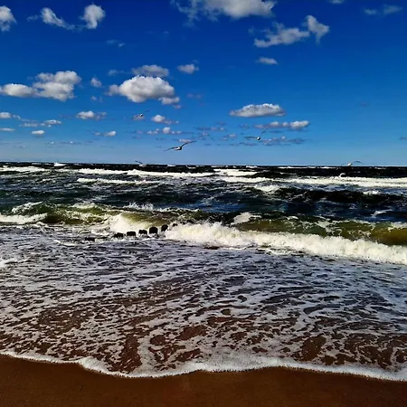 بيت للعطل Dziwna Polnische Ostsee Mit Sauna Und Jakuzzi 2 Meter Hoher Zaun Haustiere Herzlich Willkommen Sieroslaw (Kamien)
